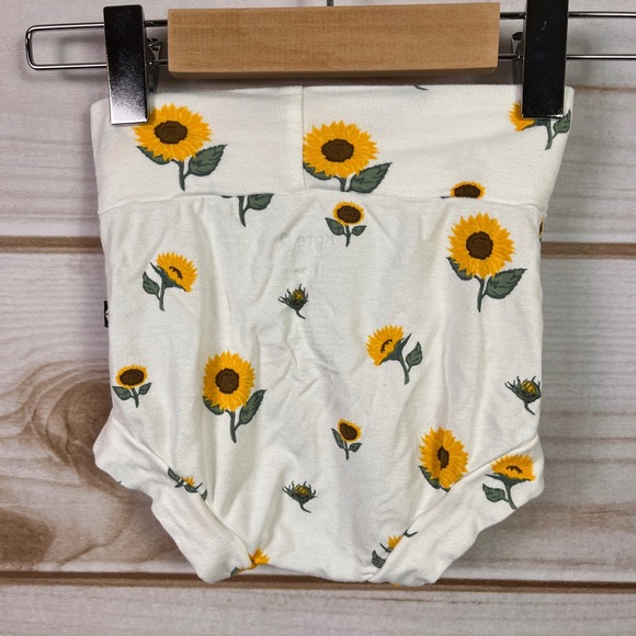 Kyte Baby Sunflower Bamboo T-Shirt and Bummies Set Cream Olive Green 4T - Picture 6 of 7
